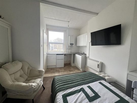 1 bedroom flat to rent - Photo 1