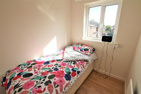 South Wonston, Winchester, Mid Terraced House - Photo 3