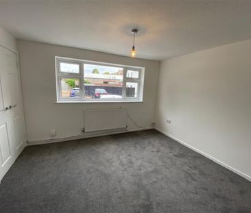 2 bedroom Flat To Let - Photo 2