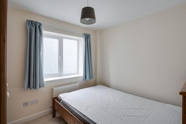 1 Bed Flat - Photo 1