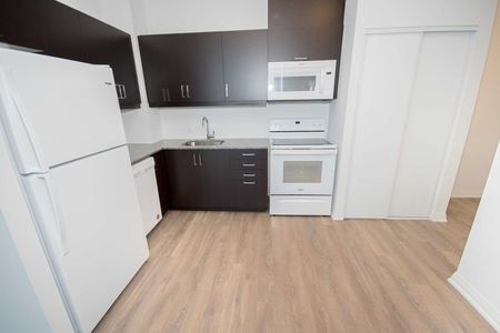 For Lease - 30 Meadowglen Place Unit# 813, Toronto, Ontario - Photo 4