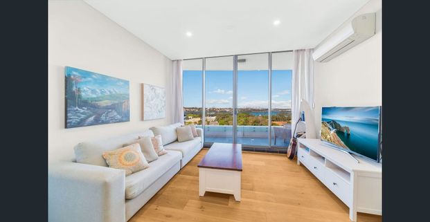 Walk to Rail | City & Water View| Pool & Gym | Study Nook | Ikea | Rhodes Central - Photo 1