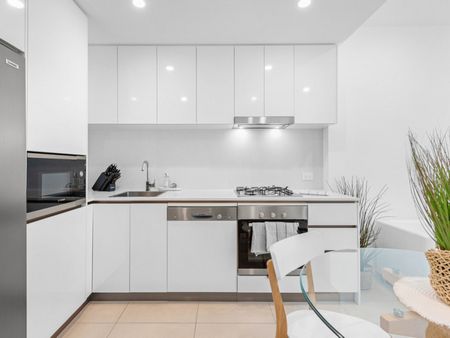 Modern Inner-City Living in the Heart of Newstead – ‘St Tropez’ Apartment - Photo 3