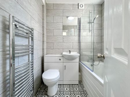 2 bedroom House To Let - Photo 4