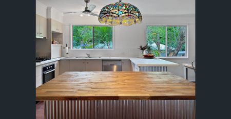 Spacious Family Home - Photo 3