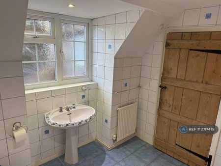 2 bedroom semi-detached house to rent - Photo 3