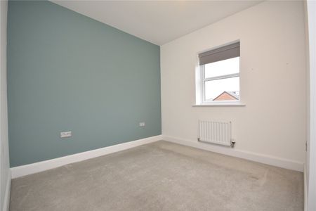 7, Crocus Drive, Drighlington, Bradford, West Yorkshire, BD11 1EQ - Photo 4