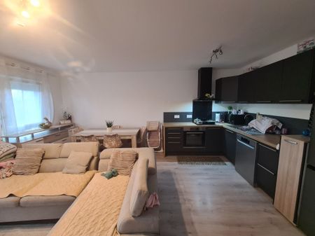 Location Appartement 3 pièces 67m² VALENCIENNES 59300 - Photo 2