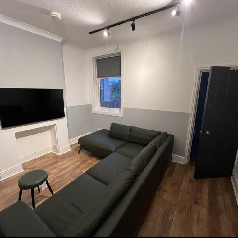 5 bedroom house to rent - Photo 1