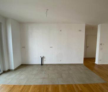 Einziehen & Wohlfühlen! Schöne 3-Zimmer-Wohnung mit Loggia in der Lincoln-Siedlung - Photo 1