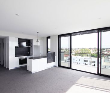 TOP FLOOR APARTMENT OVERLOOKING PERTH CITY! - Photo 4