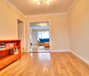 4 bedroom semi-detached house to rent - Photo 4