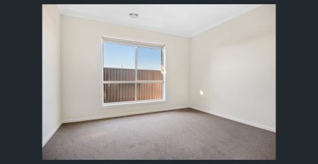 STYLISH HOME IN BALLARAT HIGH SCHOOL CATCHMENT!! - Photo 5