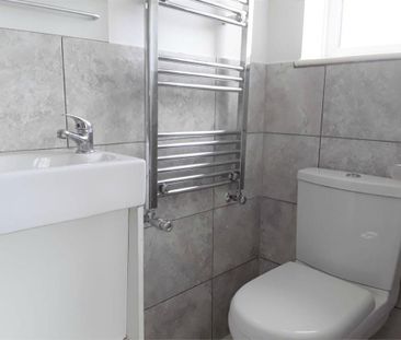 Property to rent - Photo 2