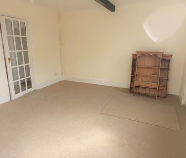 Manor Road, Rowsham - Photo 2