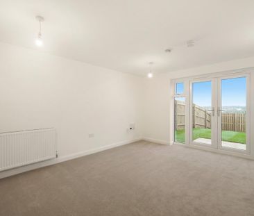 2 bedroom end of terrace house to rent - Photo 1