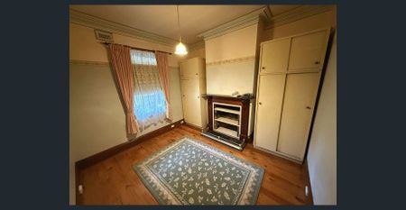 Charming Brick Terrace with Heritage Character! - Photo 5