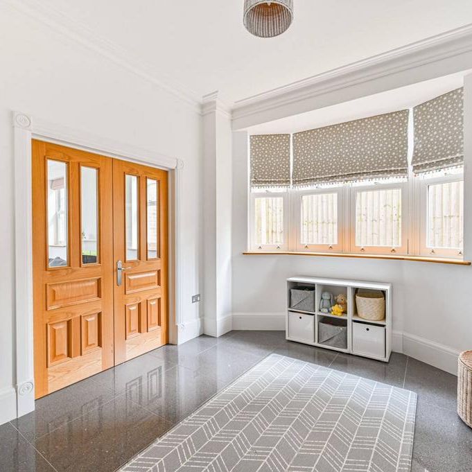 5 bedroom detached house to rent - Photo 1