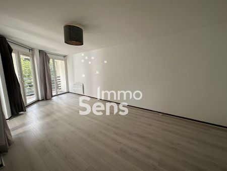 Location appartement - Lille VIEUX LILLE - Photo 2