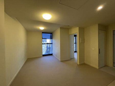 Lovely Apartment in a Great Location - Photo 5