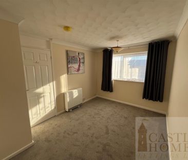 Holst Close, Lowestoft - Photo 4