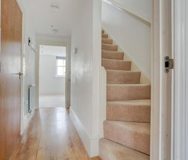 2 bedroom maisonette to rent - Photo 4