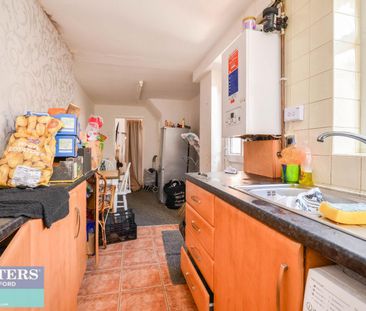 2 bedroom House To Let Total Size: 678 SQ FT - Photo 2