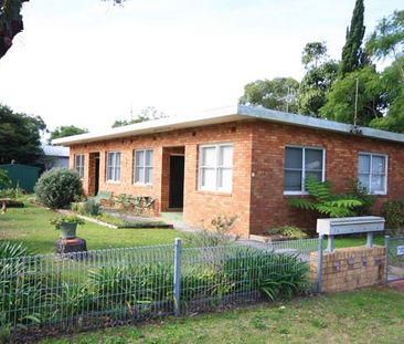 ONE BEDROOM GARDEN FLAT - Photo 1