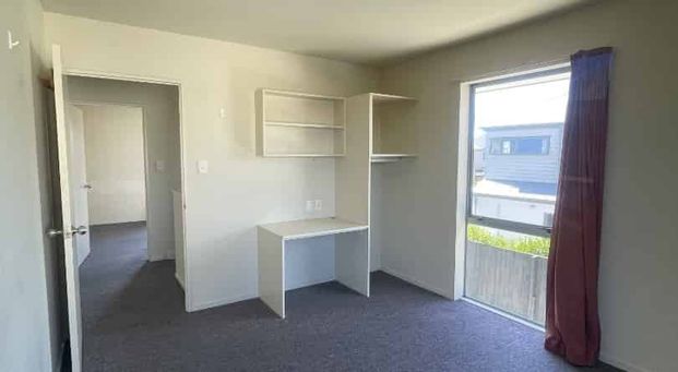 5 Bedrooms On Rex Street - Photo 1