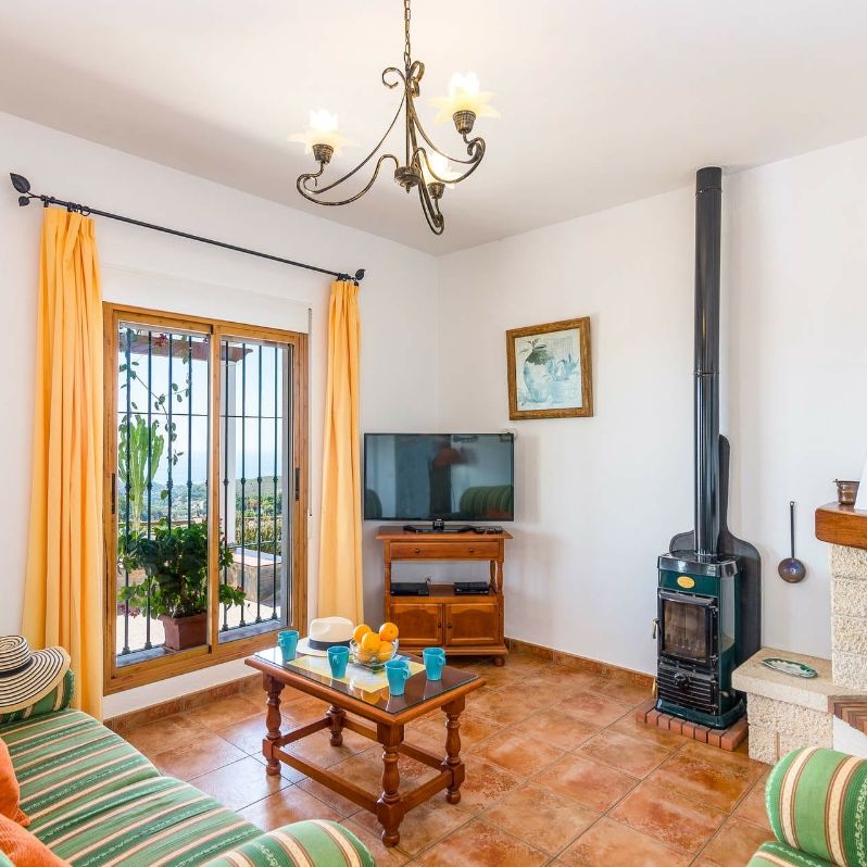 Villa for long term rental situated between Nerja and Frigiliana - Photo 1