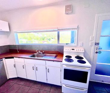 Plimmerton 2 bed with privacy & views - Photo 4