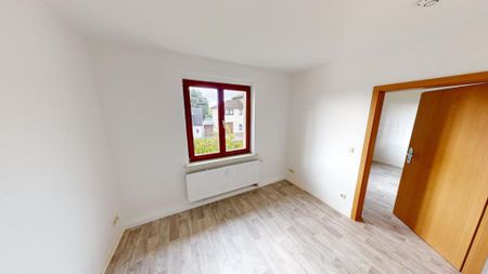 Neu sanierte Altbauwohnung in ruhiger Wohnlage - Photo 2