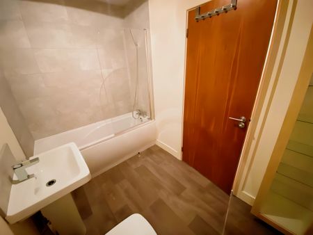 2 bedrooms 2 bathrooms - Photo 4