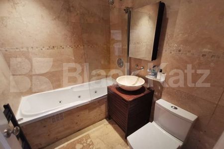 Contemporary two double bedroom flat set on the first floor of a period convers - Photo 5