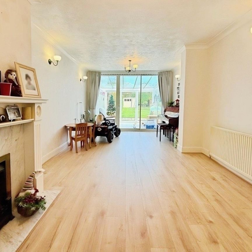 4 bedroom House To Let - Photo 1