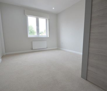 Chalvey Road East, Slough, Berkshire,SL1 - Photo 3