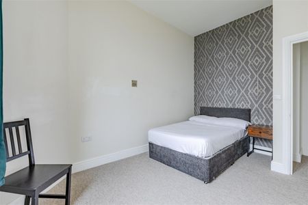 First Avenue, Hove - Photo 3