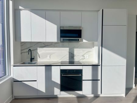 For Lease - 127 Broadway Avenue Unit# 1612, Toronto, Ontario - Photo 5