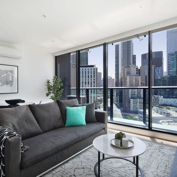 Stylish fully furnished living in the world's most liveable city - Photo 1