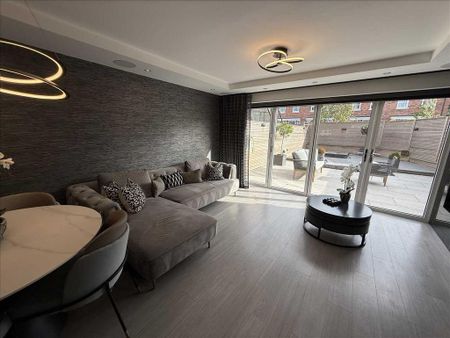 3 bedroom end of terrace house to rent - Photo 4