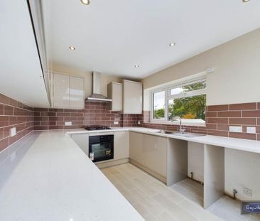 5 bedroom semi-detached bungalow to rent - Photo 6