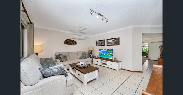 Comfort, Space & Convenience in the Heart of Cranbrook - Photo 1