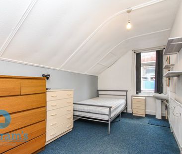 6 bed Mid Terraced House for Rent - Photo 4