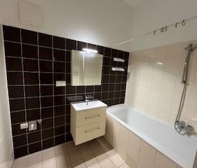 Wohnung in Zentrum Nähe wunderschönem Altbau! - Foto 1