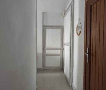 Location Appartement 2 pièces 46m² SABLE SUR SARTHE 72300 - Photo 6