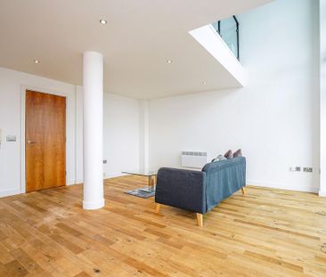 3 bedroom flat to rent - Photo 2