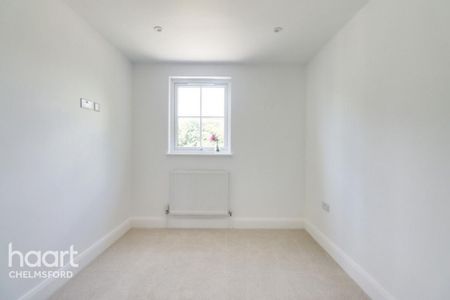 4 bedroom semi-detached house to rent - Photo 5