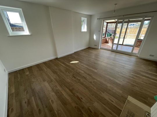 4 bedroom bungalow to rent - Photo 1