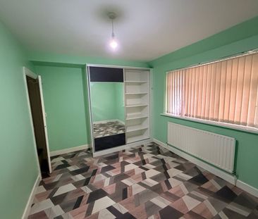 3 Bed Terraced House, Lancaster St, LE5 - Photo 2