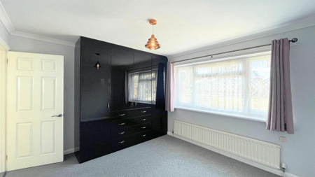 3 bedroom detached bungalow to rent - Photo 5